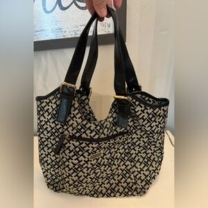 NWOT Tommy Hilfiger shoulder bag